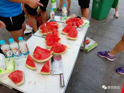 吃瓜切圆圈比赛,切圆圈吃瓜大赛精彩瞬间回顾